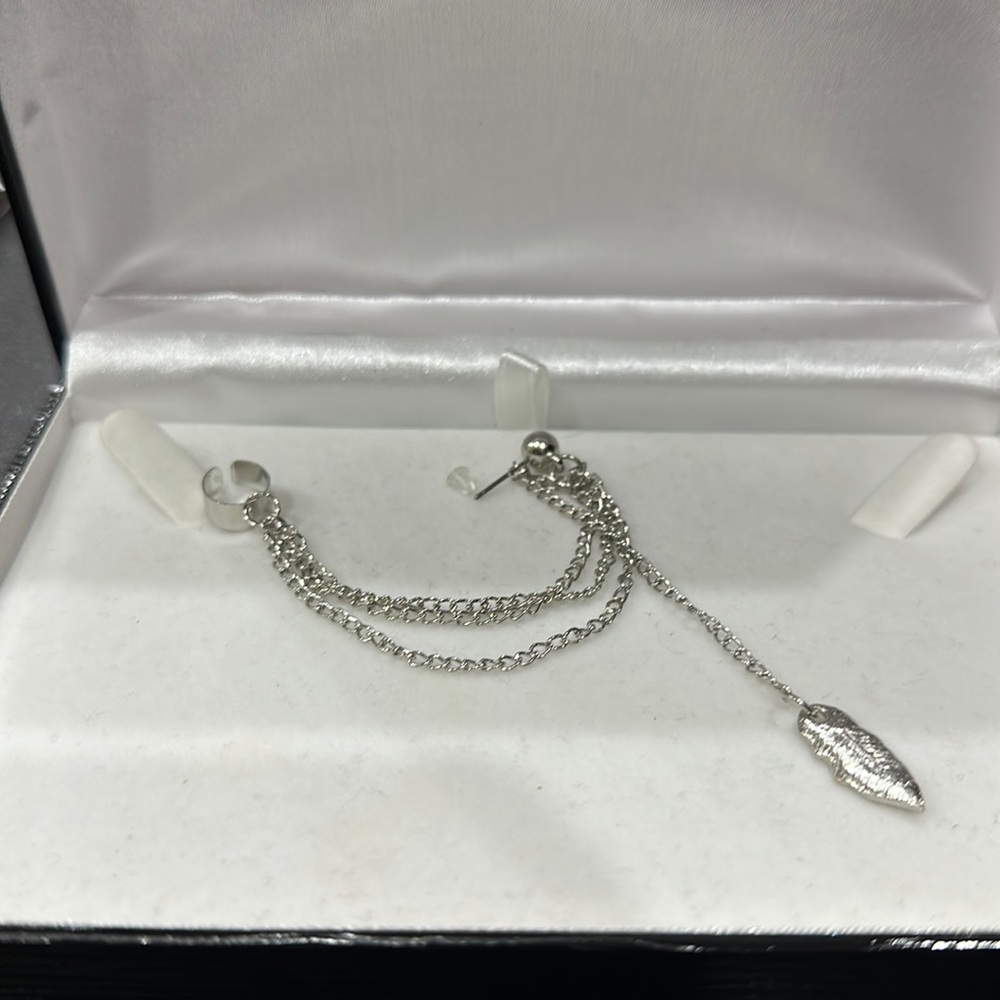 1pcs earring - Picture 1 of 3